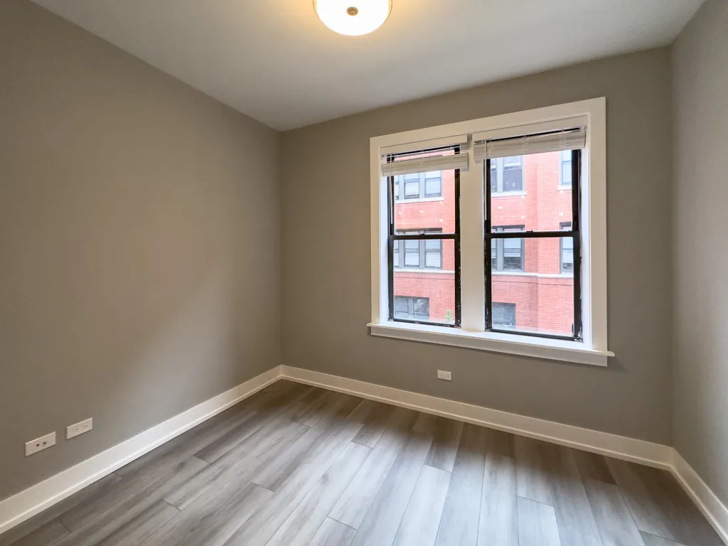 3933 N JANSSEN AVE 60613-3933 North Janssen-Chicago-IL