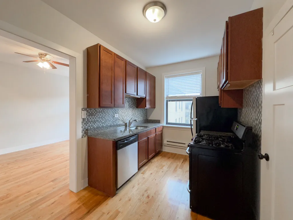 1313  OAK AVE 60201-1313-21 Oak-Evanston-IL