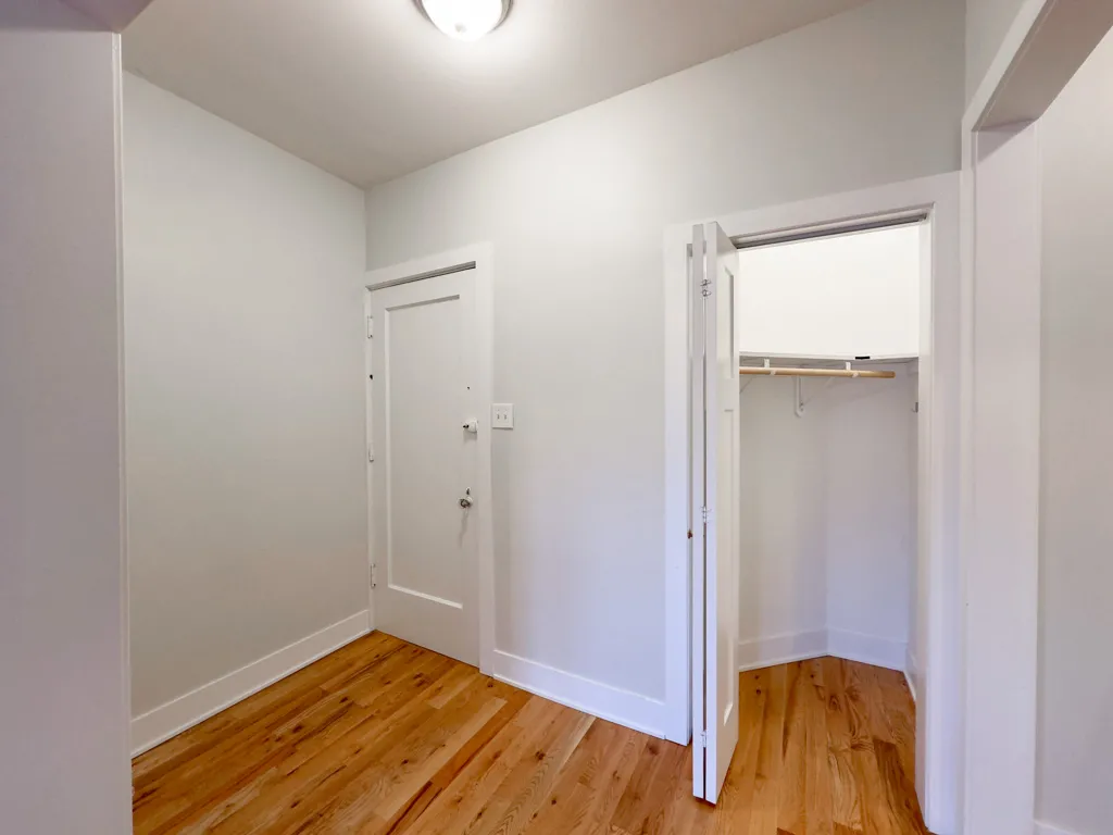 1313  OAK AVE 60201-1313-21 Oak-Evanston-IL