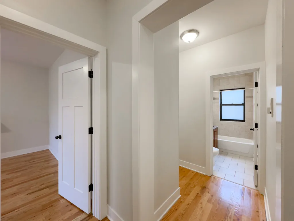 1313  OAK AVE 60201-1313-21 Oak-Evanston-IL