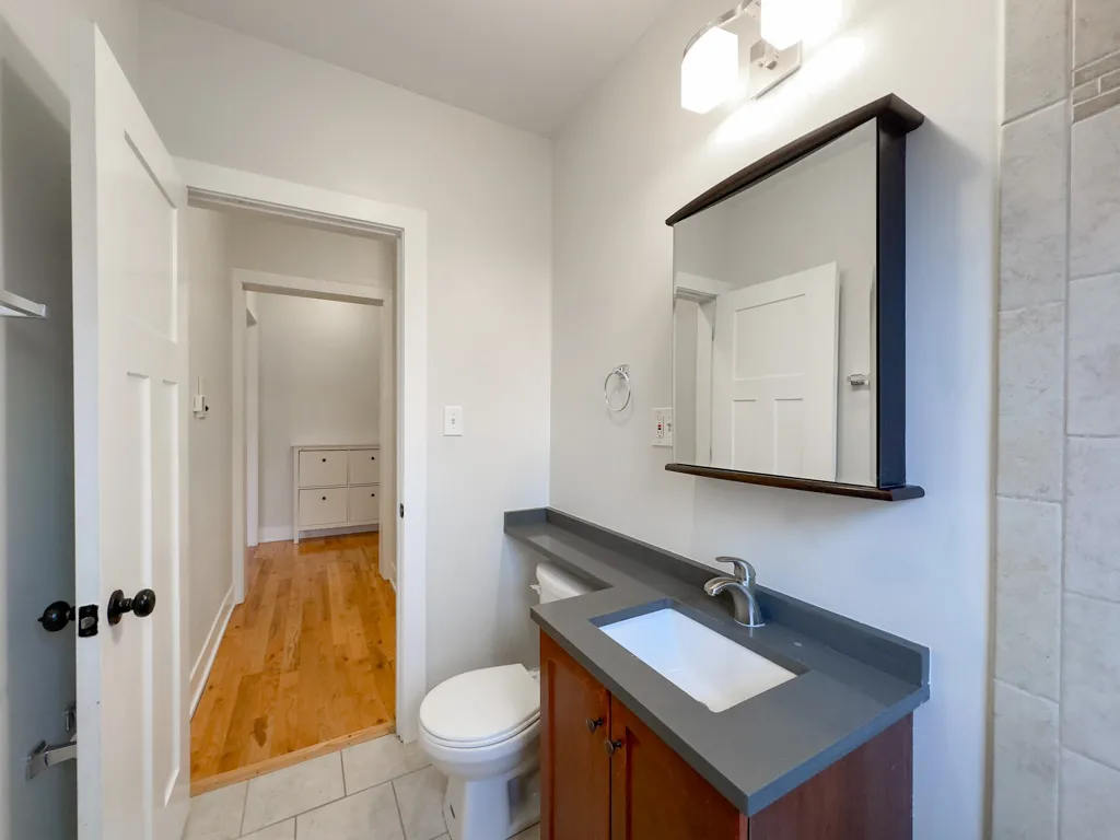 1313  OAK AVE 60201-1313-21 Oak-Evanston-IL