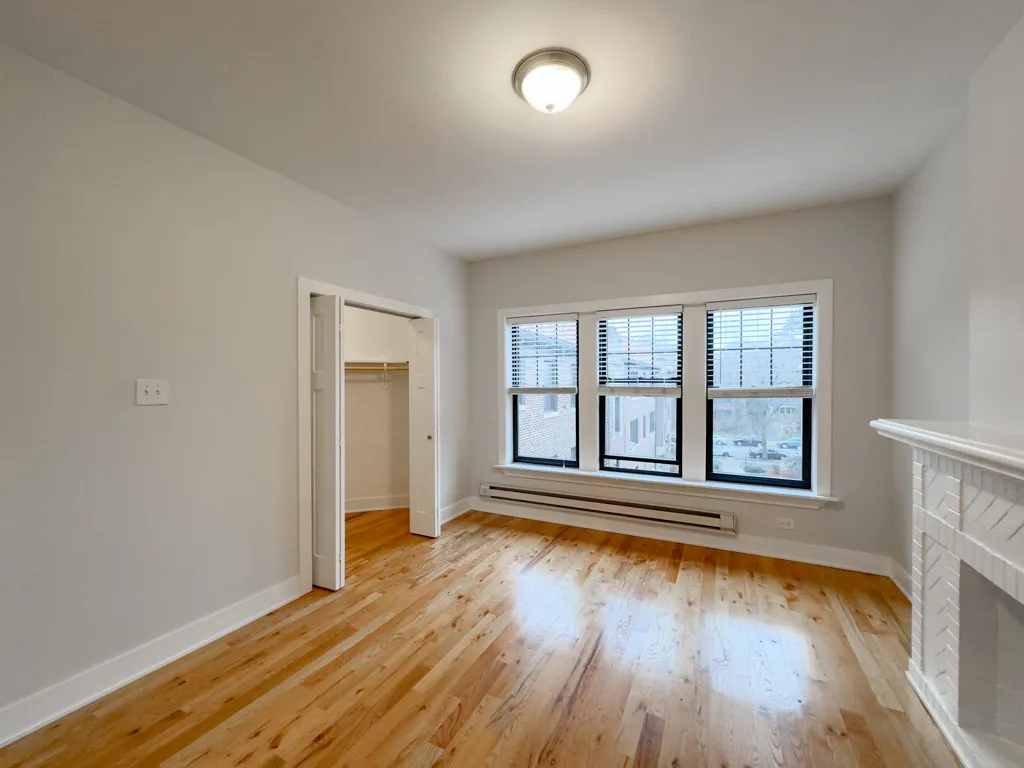 1313  OAK AVE 60201-1313-21 Oak-Evanston-IL