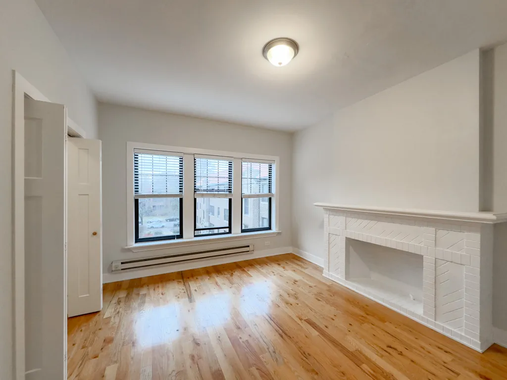 1313  OAK AVE 60201-1313-21 Oak-Evanston-IL