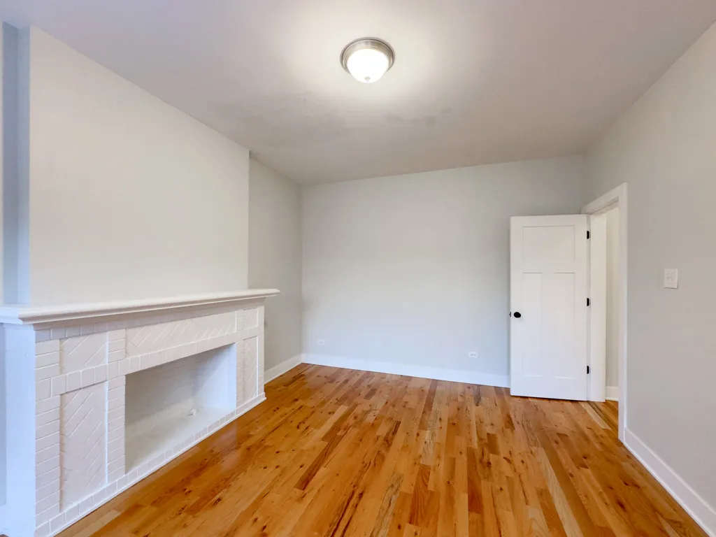 1313  OAK AVE 60201-1313-21 Oak-Evanston-IL