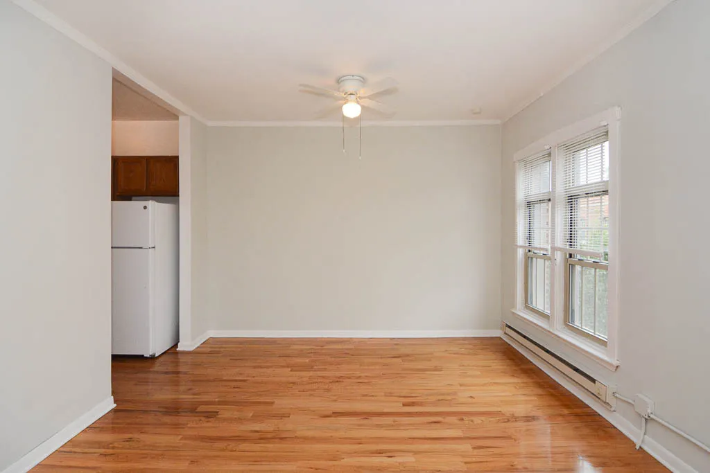 620 W BARRY AVE 60657-620 West Barry-Chicago-IL