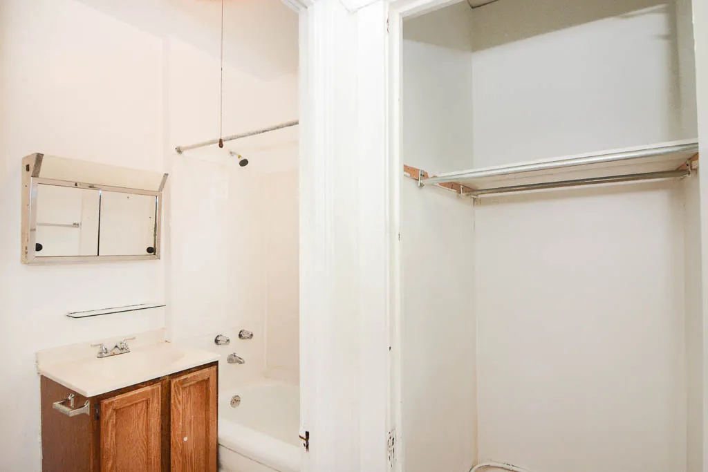 620 W BARRY AVE 60657-620 West Barry-Chicago-IL