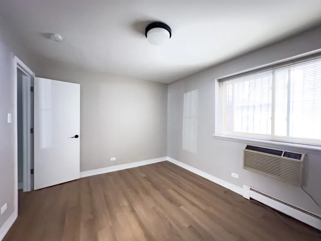 528 W Oakdale Ave 60657 60657-528 West Oakdale-Chicago-IL