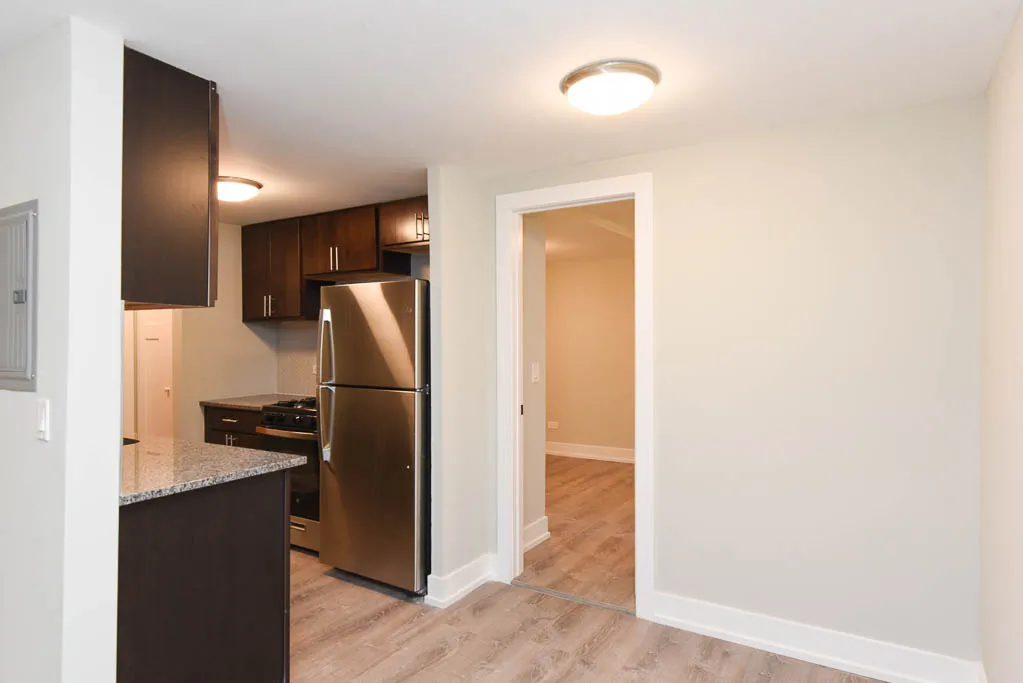 530 W SURF ST 60657-530 W Surf-Chicago-IL