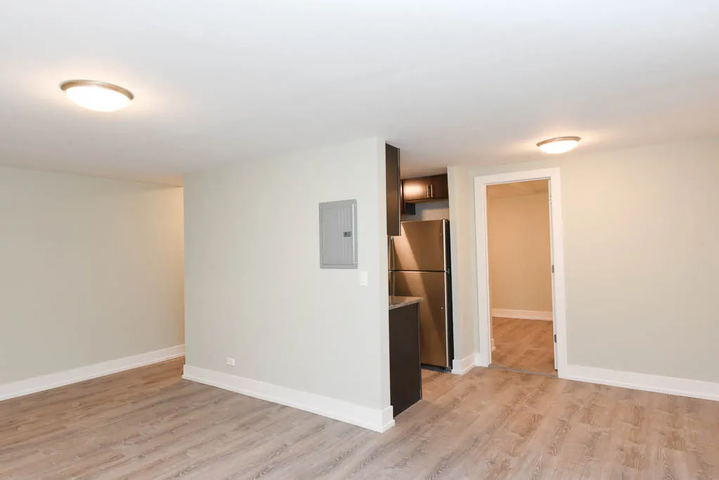 530 W SURF ST 60657-530 W Surf-Chicago-IL