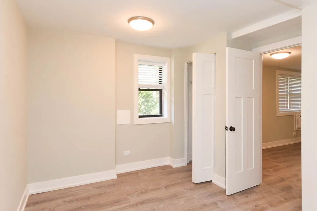 530 W SURF ST 60657-530 W Surf-Chicago-IL