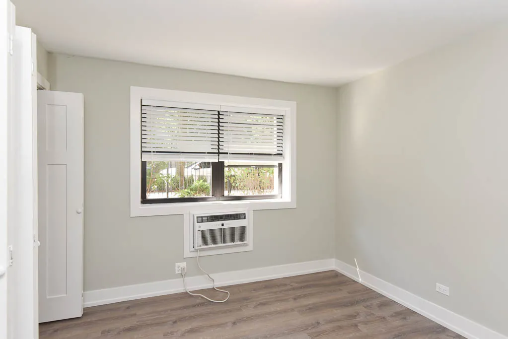 530 W SURF ST 60657-530 W Surf-Chicago-IL