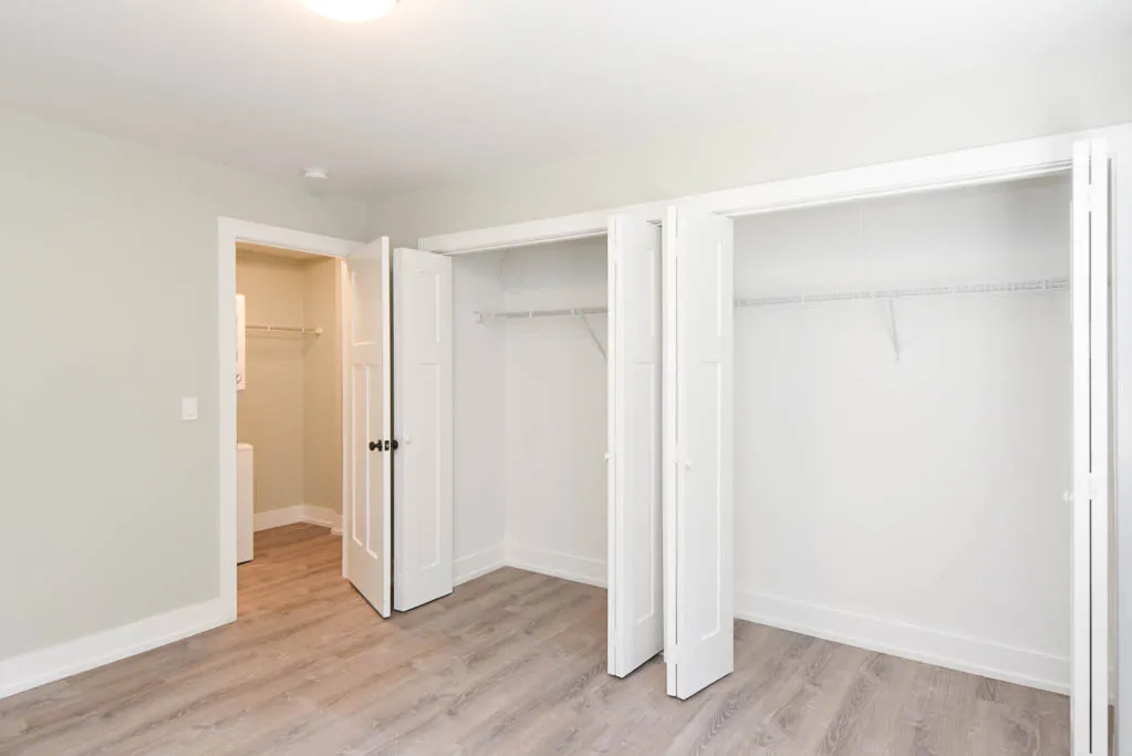 530 W SURF ST 60657-530 W Surf-Chicago-IL