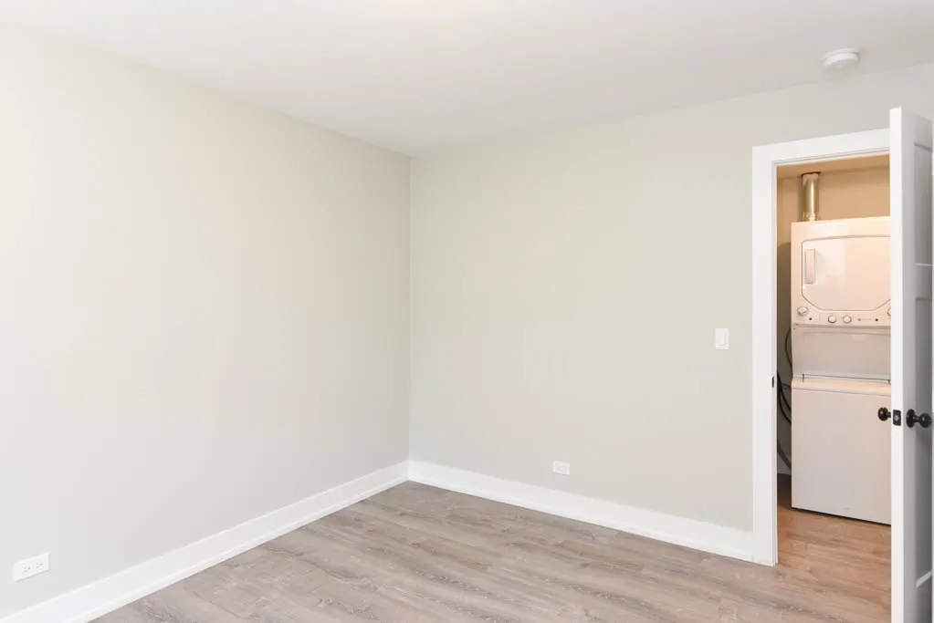 530 W SURF ST 60657-530 W Surf-Chicago-IL