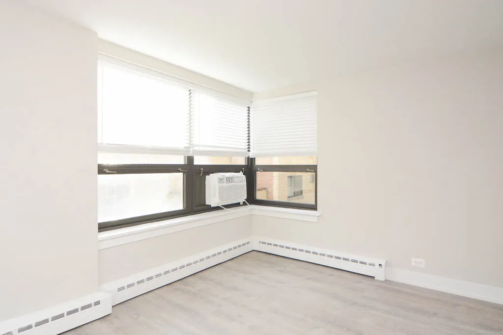 445 W WELLINGTON AVE 60657-445 West Wellington-Chicago-IL