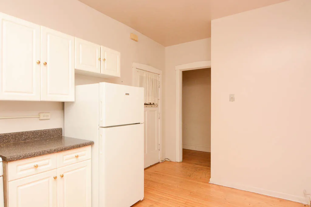 1025  DEMPSTER ST 60201-1025-33 Dempster-Evanston-IL