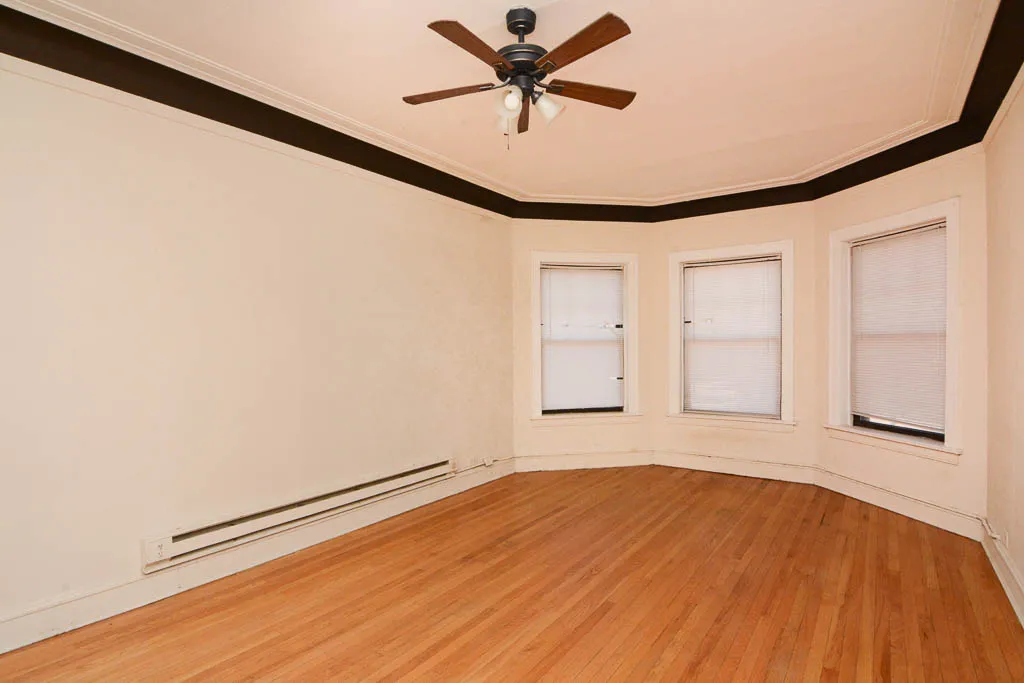 1025  DEMPSTER ST 60201-1025-33 Dempster-Evanston-IL