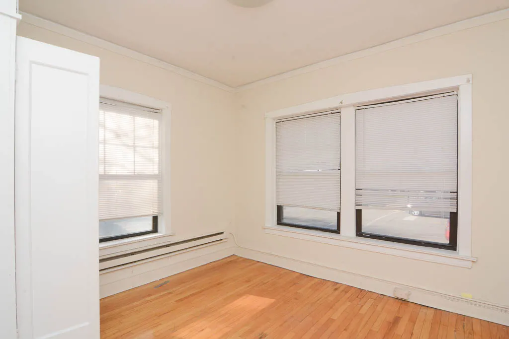 1025  DEMPSTER ST 60201-1025-33 Dempster-Evanston-IL