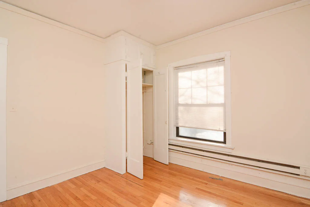 1025  DEMPSTER ST 60201-1025-33 Dempster-Evanston-IL