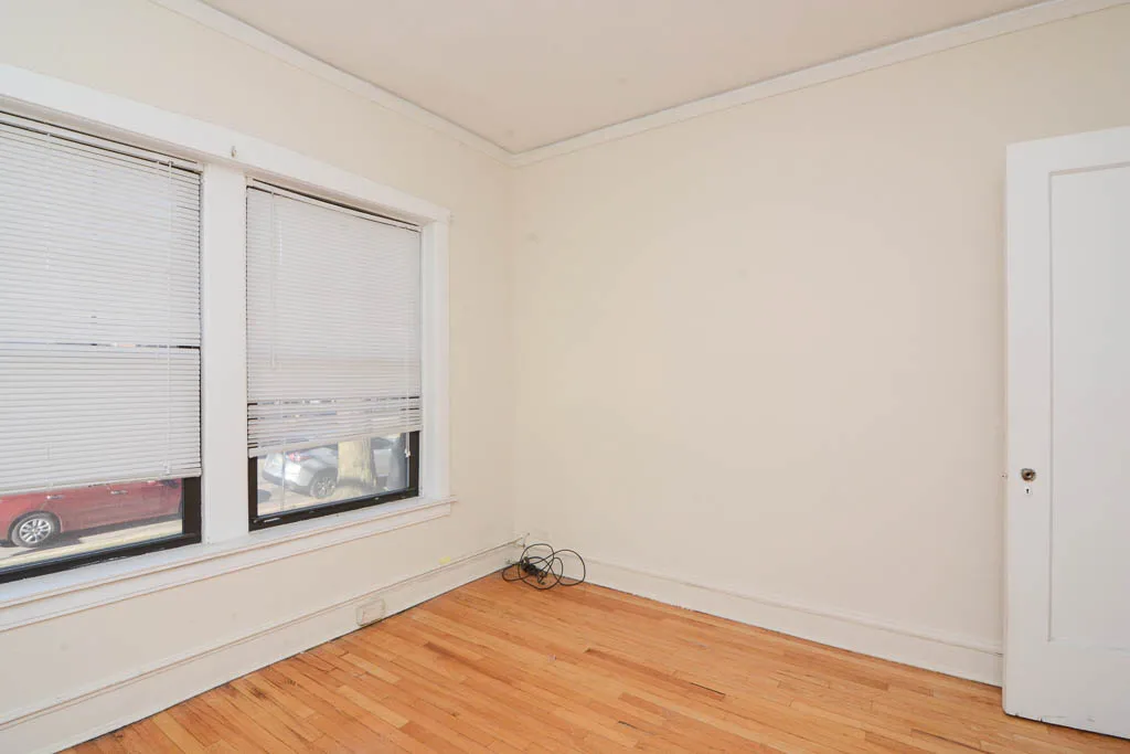 1025  DEMPSTER ST 60201-1025-33 Dempster-Evanston-IL