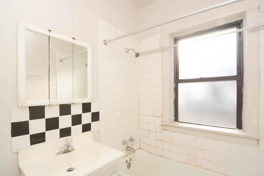 1025  DEMPSTER ST 60201-1025-33 Dempster-Evanston-IL