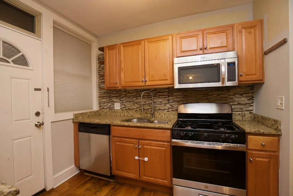 540 W SURF ST 60657-540-48 West Surf-Chicago-IL