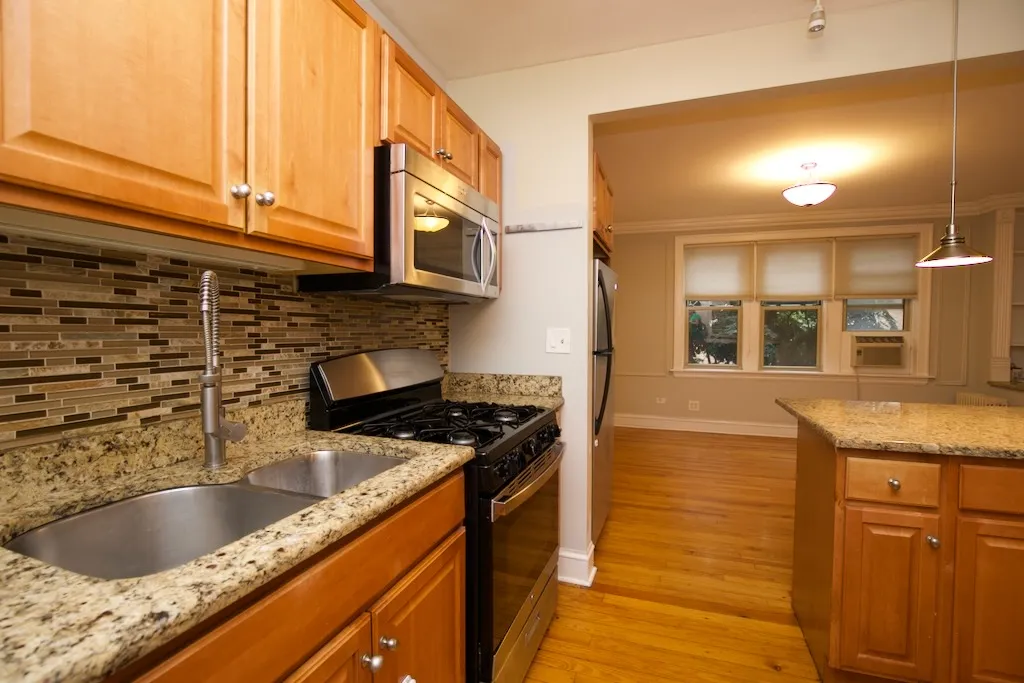 540 W SURF ST 60657-540-48 West Surf-Chicago-IL