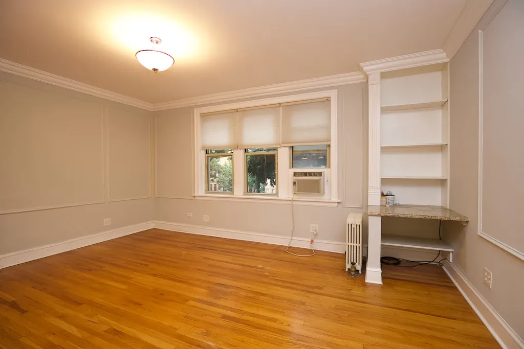 540 W SURF ST 60657-540-48 West Surf-Chicago-IL