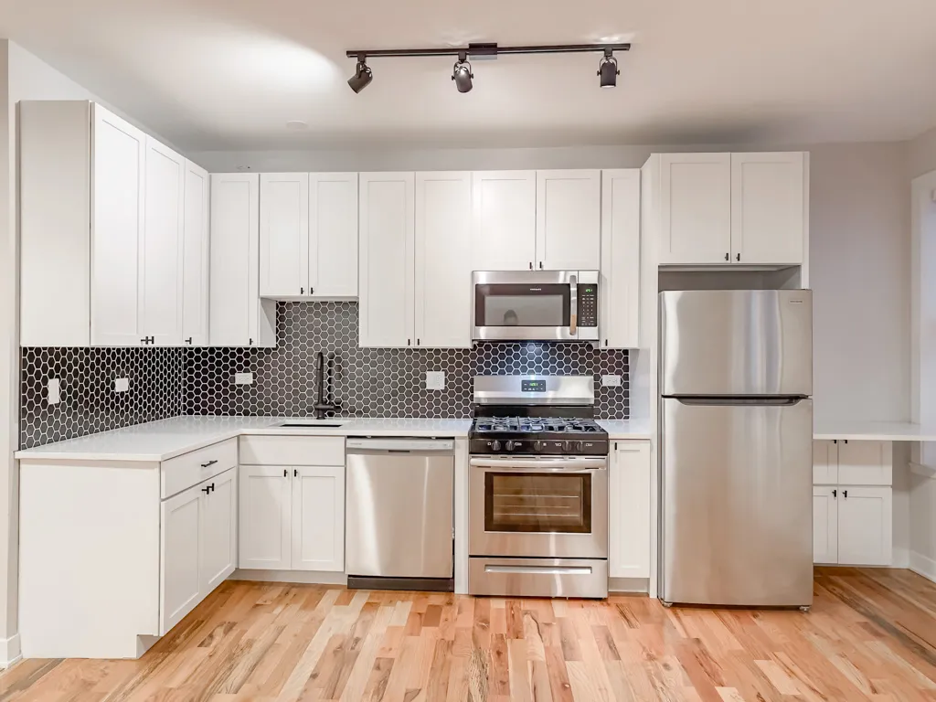 656 W WRIGHTWOOD AVE 60614-656 W Wrightwood-Chicago-IL