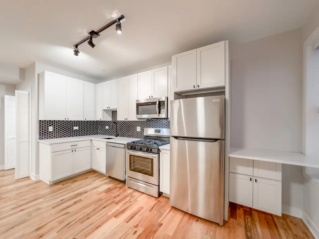 656 W WRIGHTWOOD AVE 60614-656 W Wrightwood-Chicago-IL