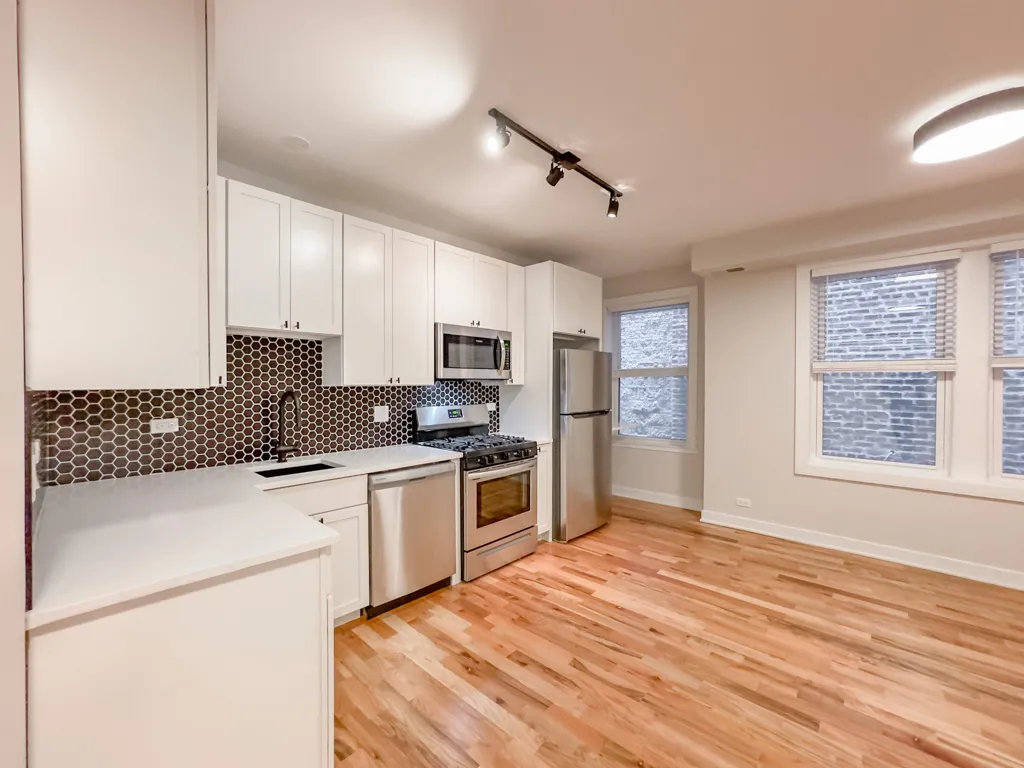 656 W WRIGHTWOOD AVE 60614-656 W Wrightwood-Chicago-IL