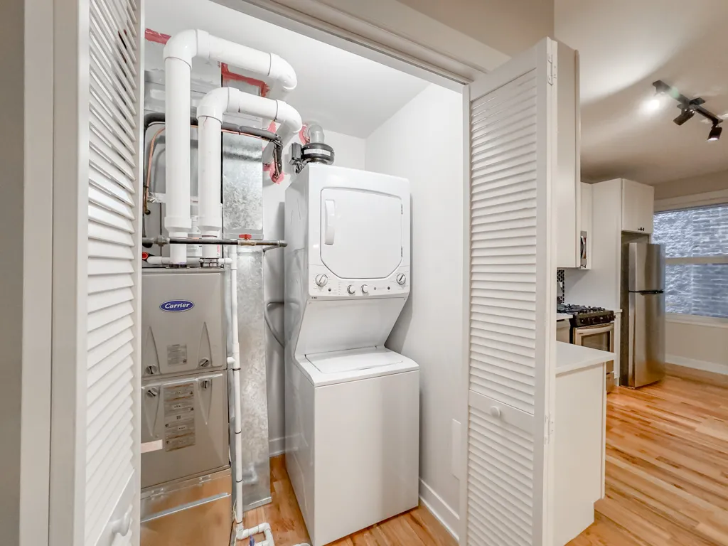 656 W WRIGHTWOOD AVE 60614-656 W Wrightwood-Chicago-IL