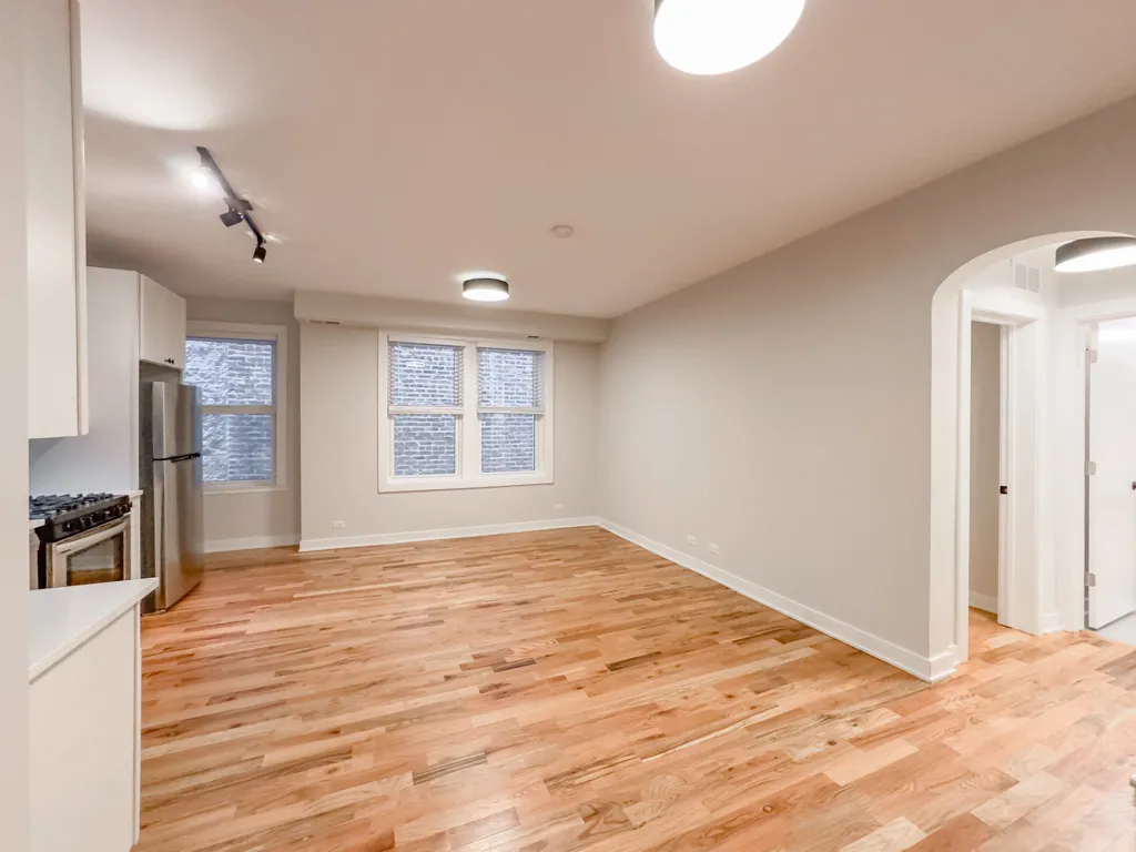 656 W WRIGHTWOOD AVE 60614-656 W Wrightwood-Chicago-IL