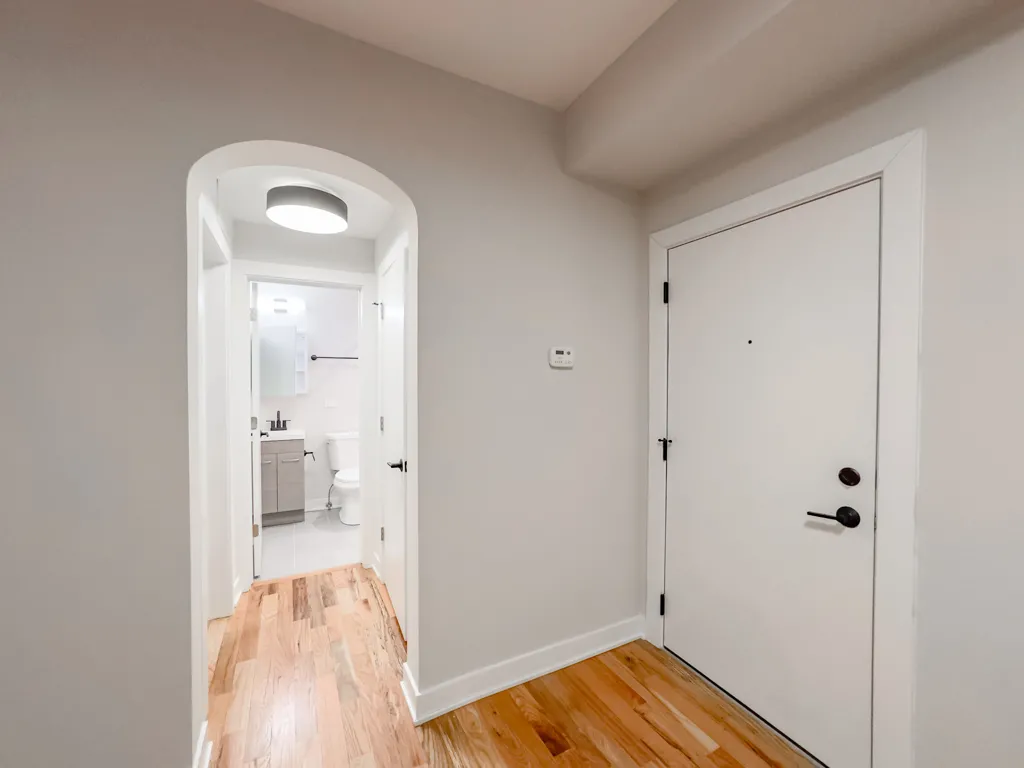 656 W WRIGHTWOOD AVE 60614-656 W Wrightwood-Chicago-IL