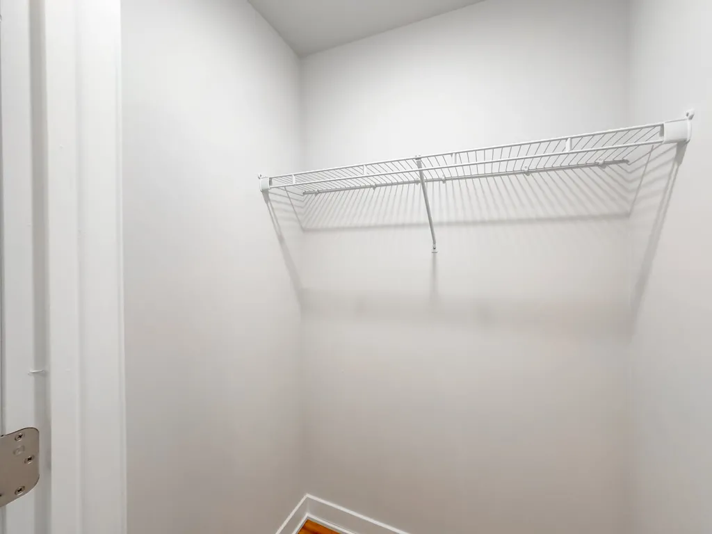 656 W WRIGHTWOOD AVE 60614-656 W Wrightwood-Chicago-IL