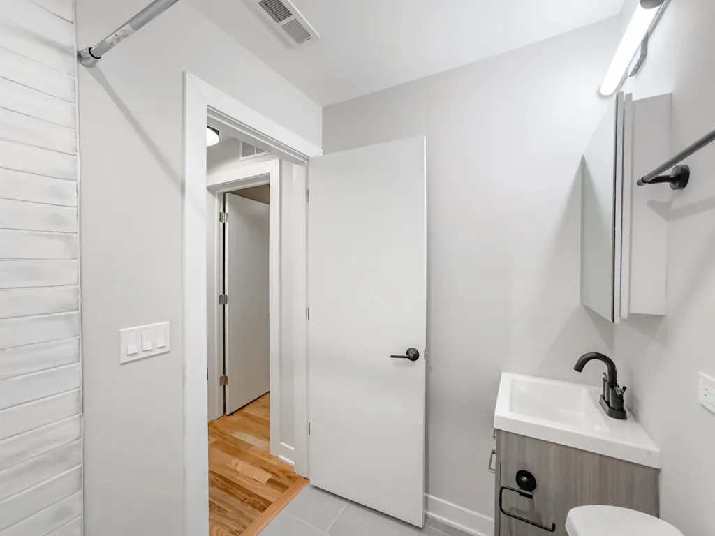 656 W WRIGHTWOOD AVE 60614-656 W Wrightwood-Chicago-IL