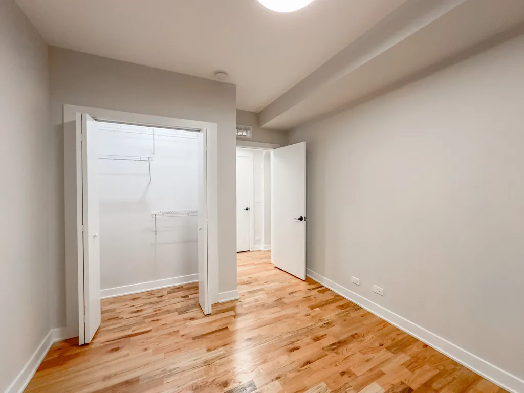 656 W WRIGHTWOOD AVE 60614-656 W Wrightwood-Chicago-IL