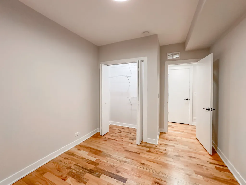 656 W WRIGHTWOOD AVE 60614-656 W Wrightwood-Chicago-IL