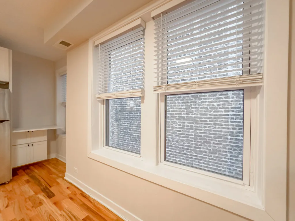 656 W WRIGHTWOOD AVE 60614-656 W Wrightwood-Chicago-IL