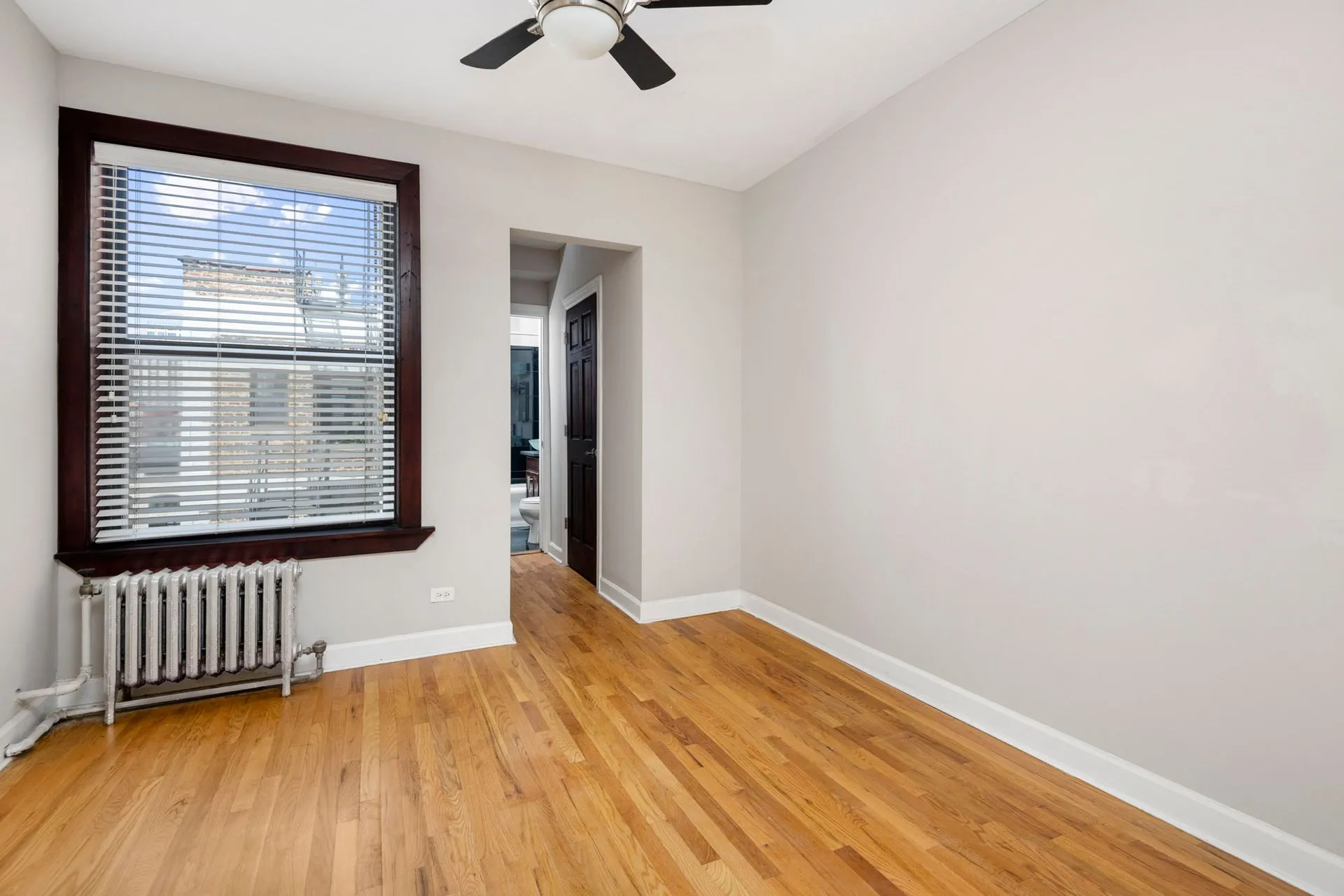 Reside at Belmont Harbor Apartments