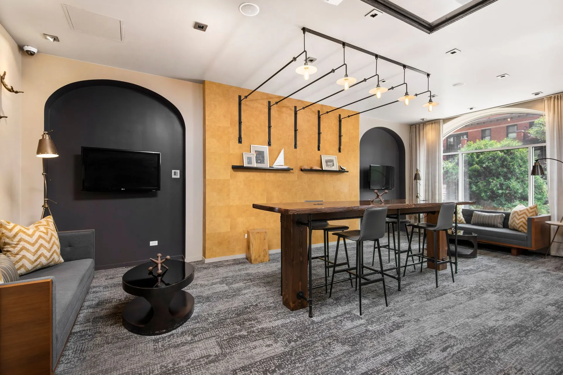 Reside at Belmont Harbor Apartments