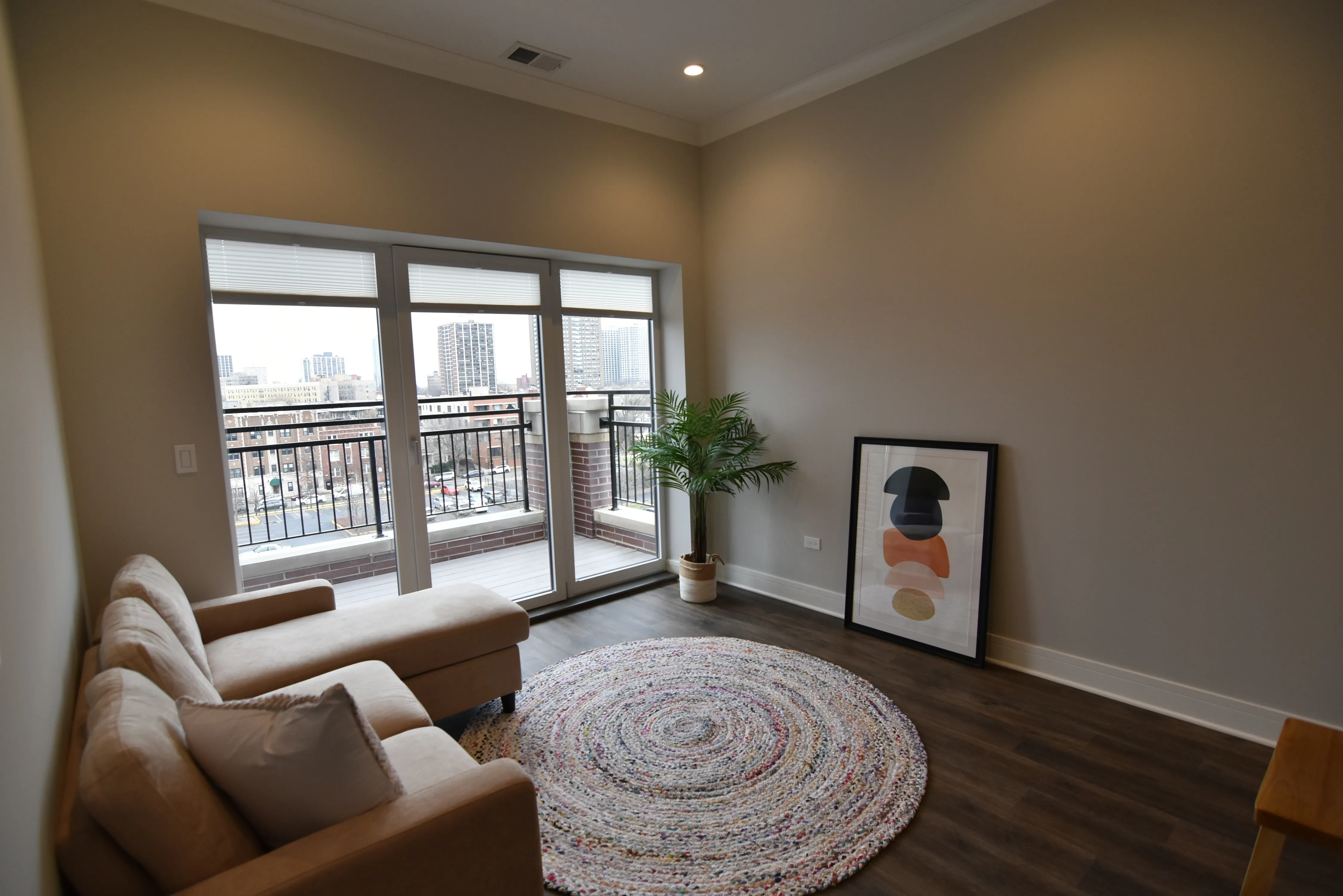  W Irving Park Rd    60613-927 W Irving Park-Chicago-IL