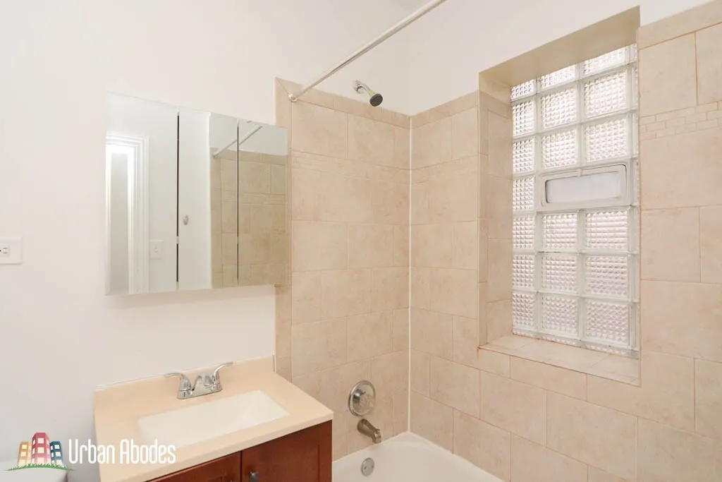 628 W Barry, ,  60657 60657-unit#3N-Chicago-IL