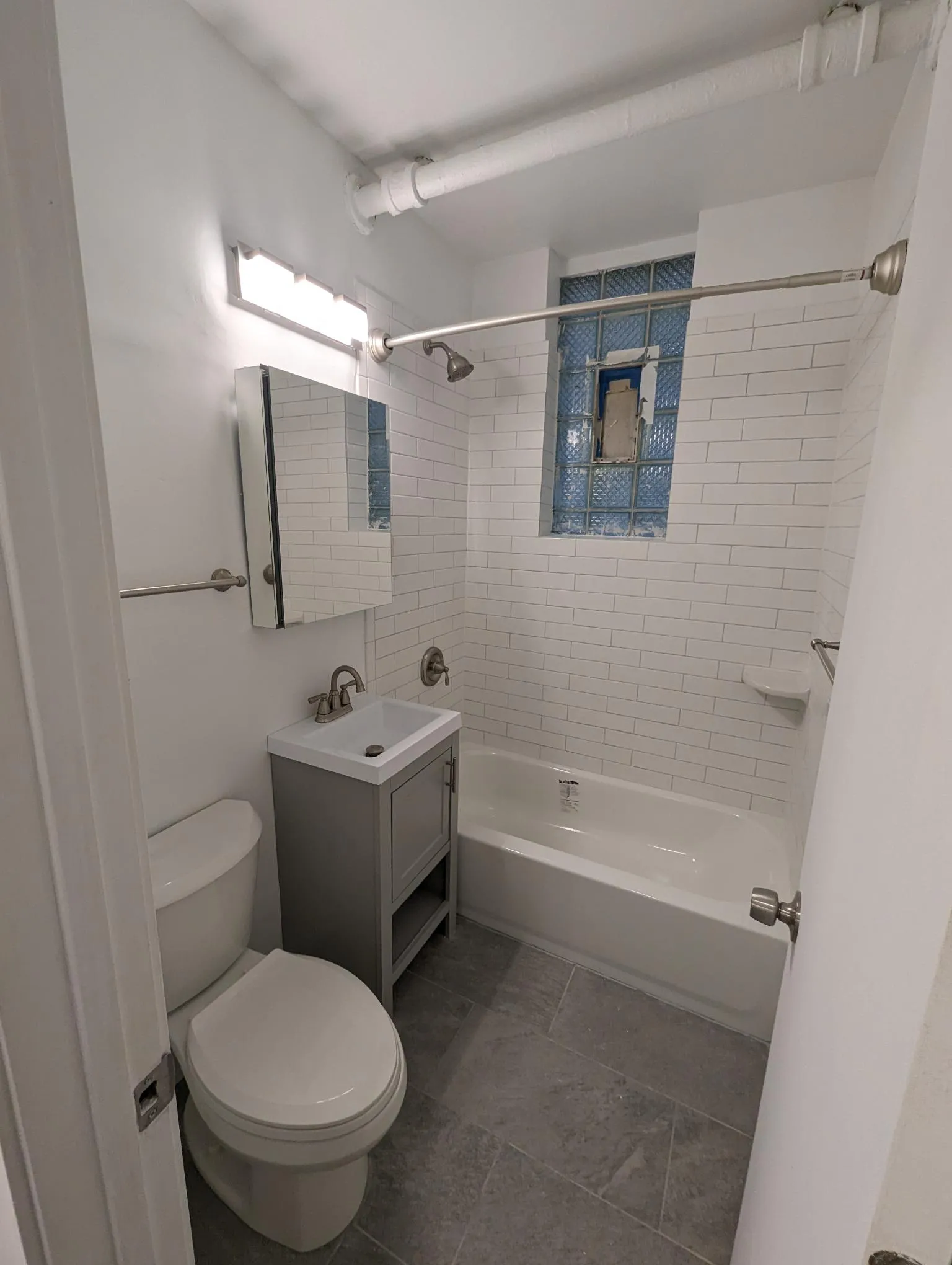 640 W Briar Pl 60657 60657-unit#G2-Chicago-IL