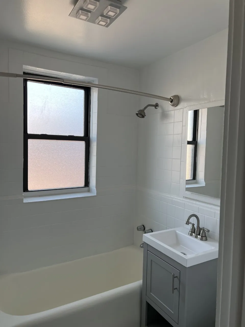 641 W Aldine Ave   60657 60657-unit#205-Chicago-IL