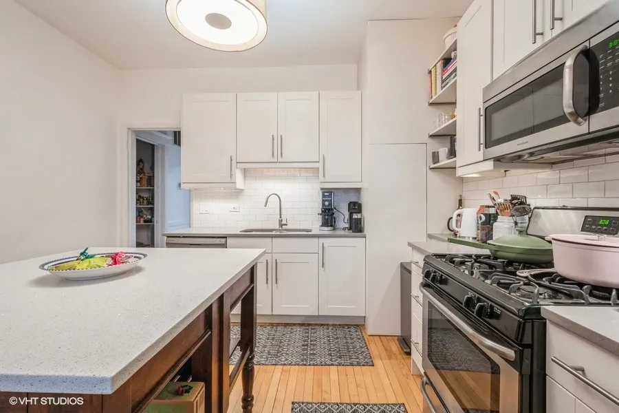 1642 W BRYN MAWR AVE 60660-unit#2-Chicago-IL