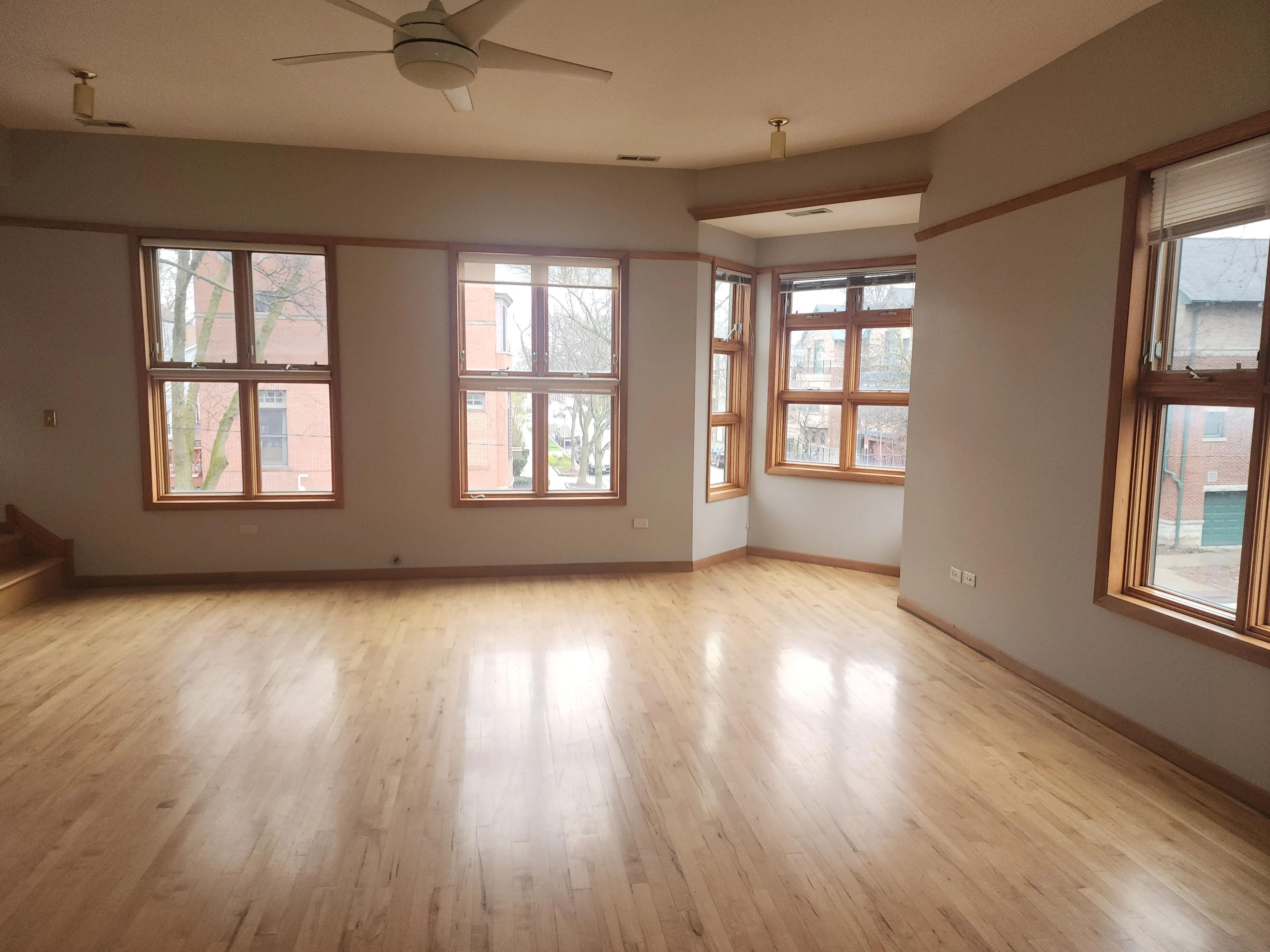 1658 W Barry Ave 60657 60657-unit#2F-Chicago-IL