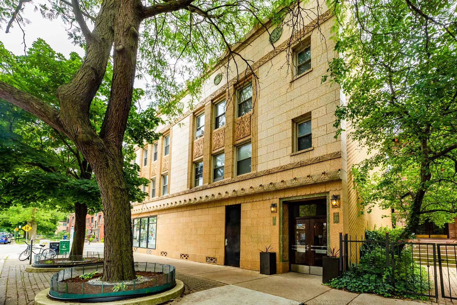 5501 S Cornell Ave 60637 60637-5501 S Cornell-Chicago-IL