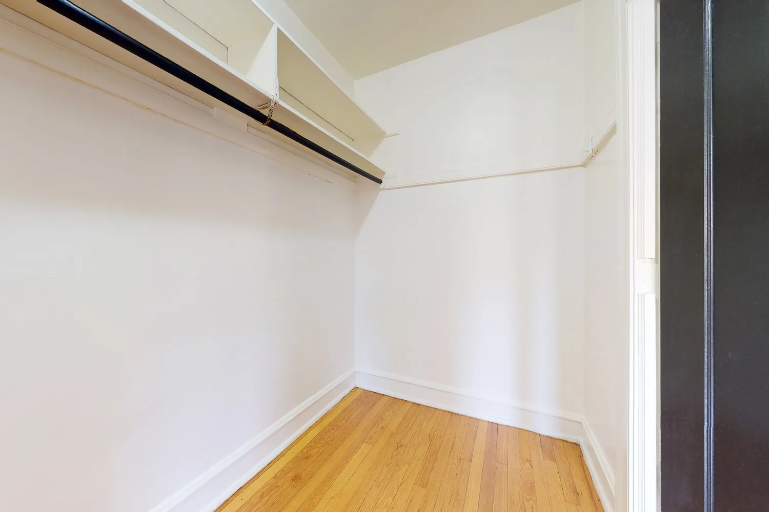 5501 S Cornell Ave   60637 60637-5501 S Cornell-Chicago-IL