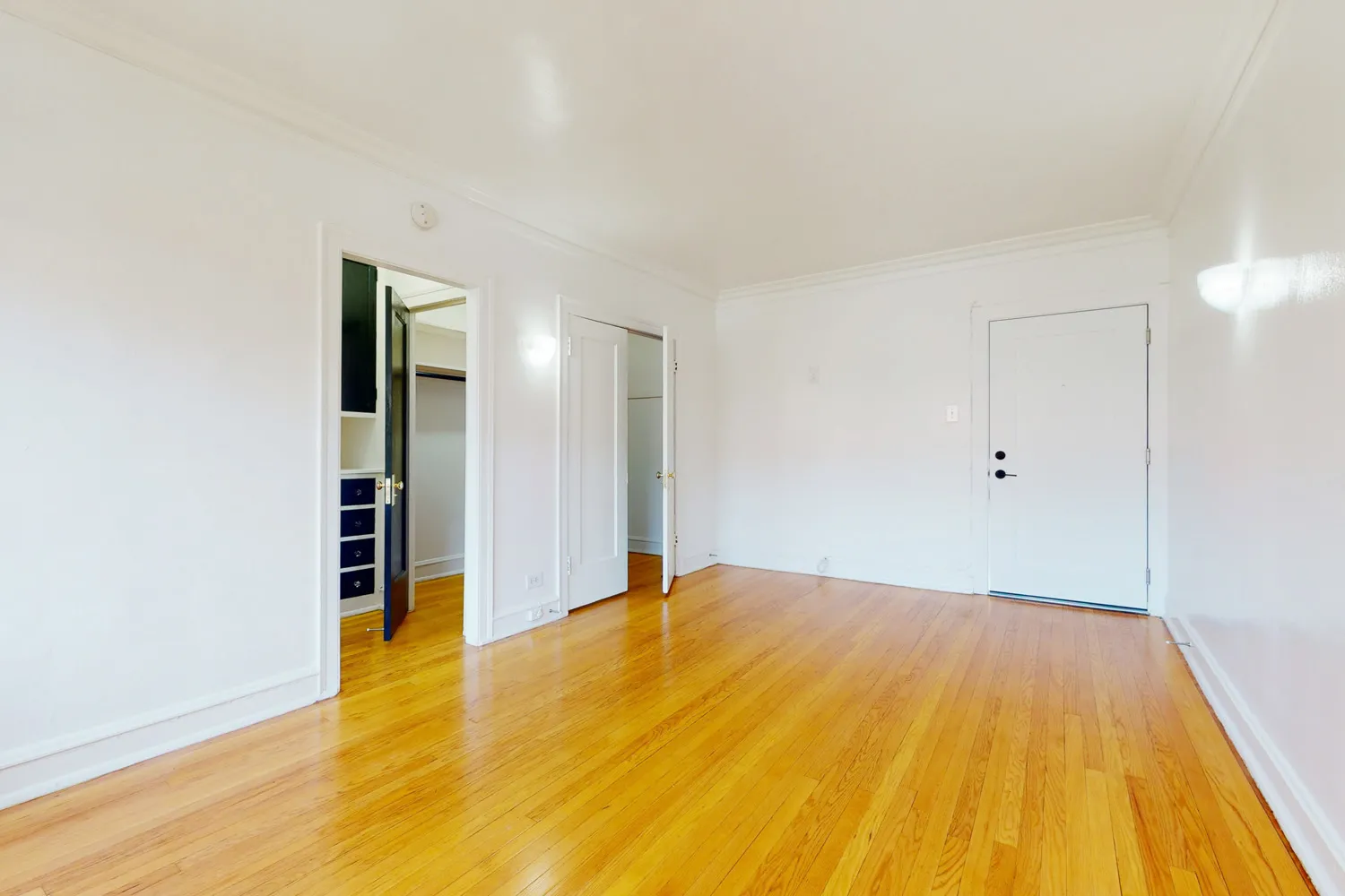 5501 S Cornell Ave   60637 60637-5501 S Cornell-Chicago-IL