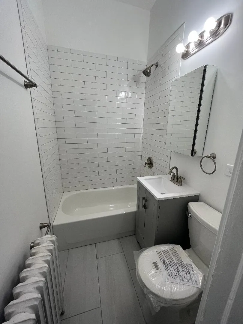 3030 N Sheridan Rd   60657 60657-unit#306-Chicago-IL